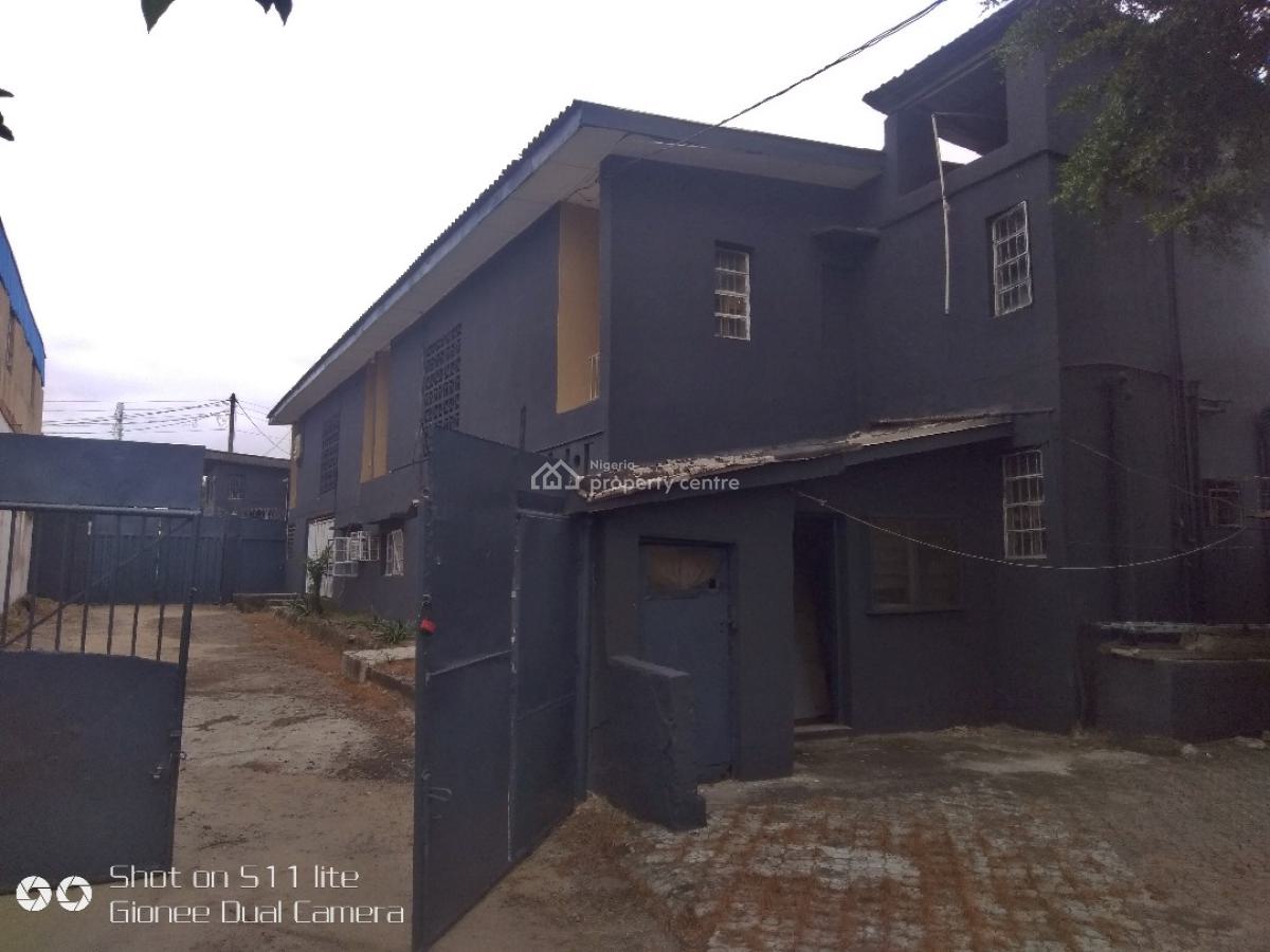 Six Bedroom Detached House, Okota Road, Isolo, Lagos, Detached Duplex for Rent