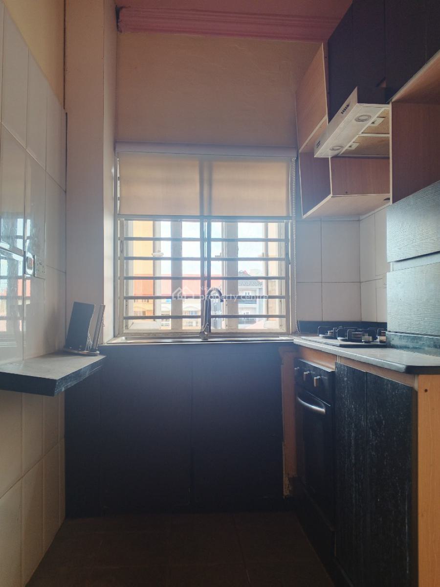 a Luxury 3 Bedroom Apartment Available in a Calm Area., Alagomeji, Alagomeji, Yaba, Lagos, Flat / Apartment for Rent