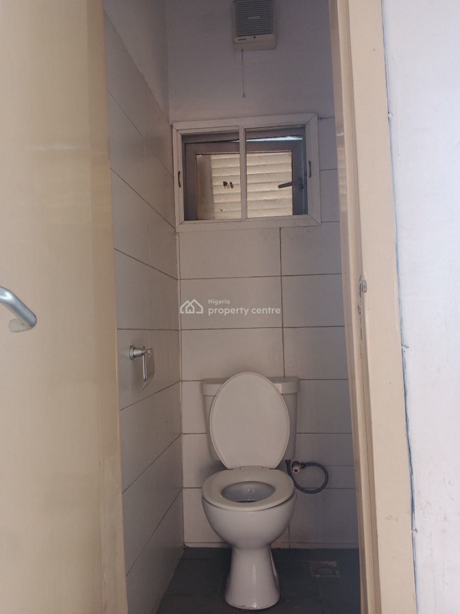 a Luxury 3 Bedroom Apartment Available in a Calm Area., Alagomeji, Alagomeji, Yaba, Lagos, Flat / Apartment for Rent