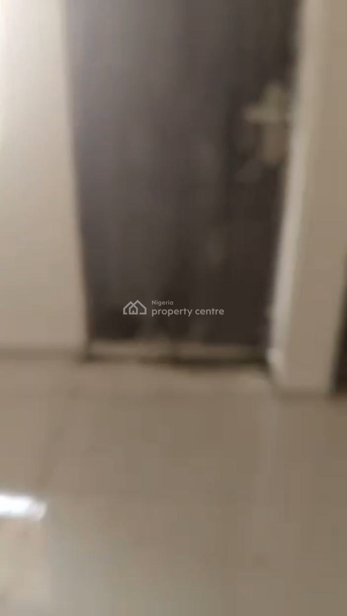 Specious Mini Flat with 2 Toilets & Bath, Off Morocco Road, Yaba, Lagos, Mini Flat (room and Parlour) for Rent