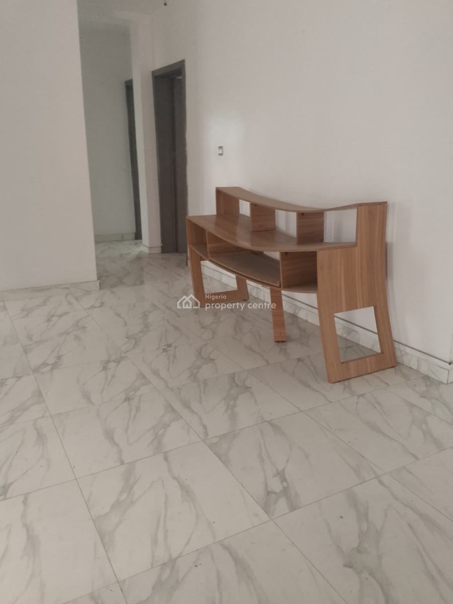 Well Maintained 3 Bedroom, Illasan, Ikate, Lekki, Lagos, Flat / Apartment for Rent