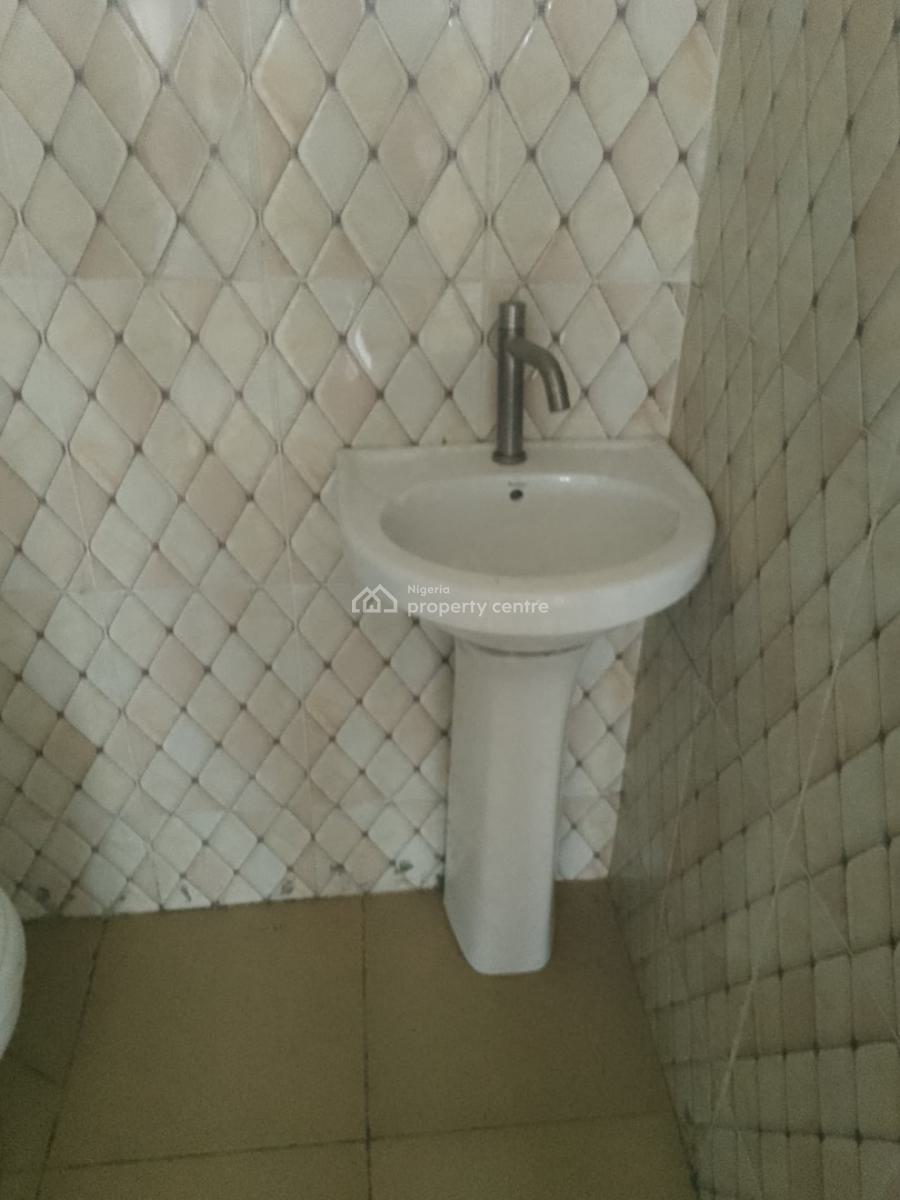 Well Maintained 3 Bedroom, Illasan, Ikate, Lekki, Lagos, Flat / Apartment for Rent