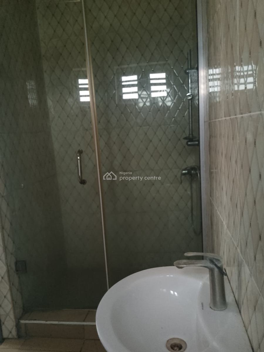 Well Maintained 3 Bedroom, Illasan, Ikate, Lekki, Lagos, Flat / Apartment for Rent