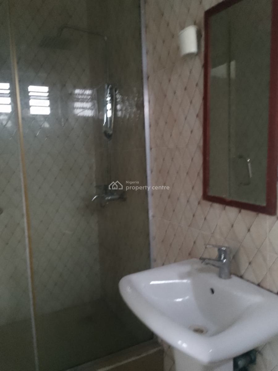 Well Maintained 3 Bedroom, Illasan, Ikate, Lekki, Lagos, Flat / Apartment for Rent
