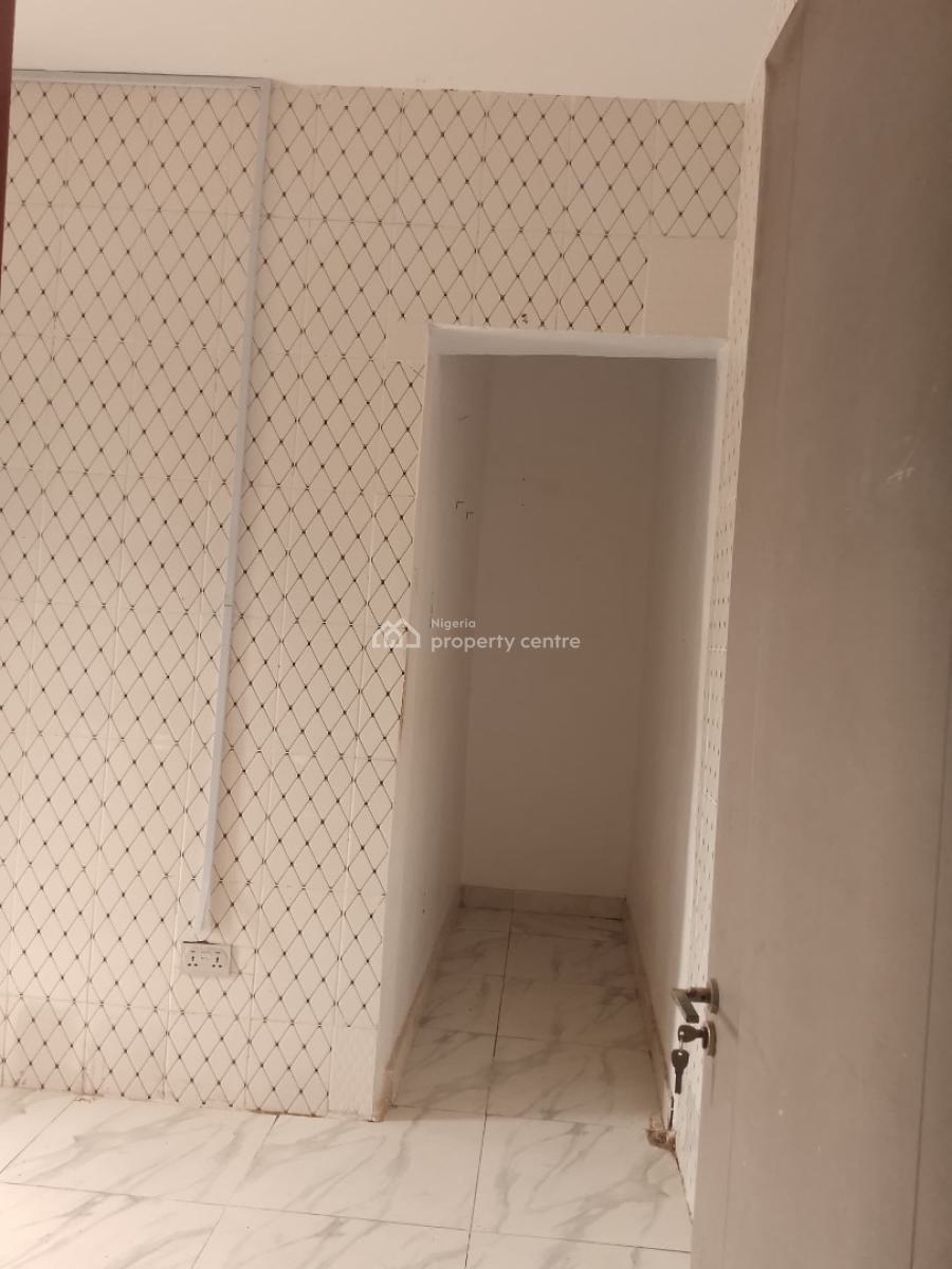 Well Maintained 3 Bedroom, Illasan, Ikate, Lekki, Lagos, Flat / Apartment for Rent