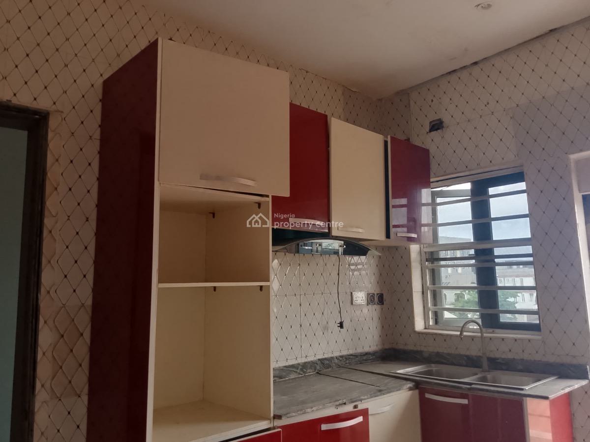 Well Maintained 3 Bedroom, Illasan, Ikate, Lekki, Lagos, Flat / Apartment for Rent