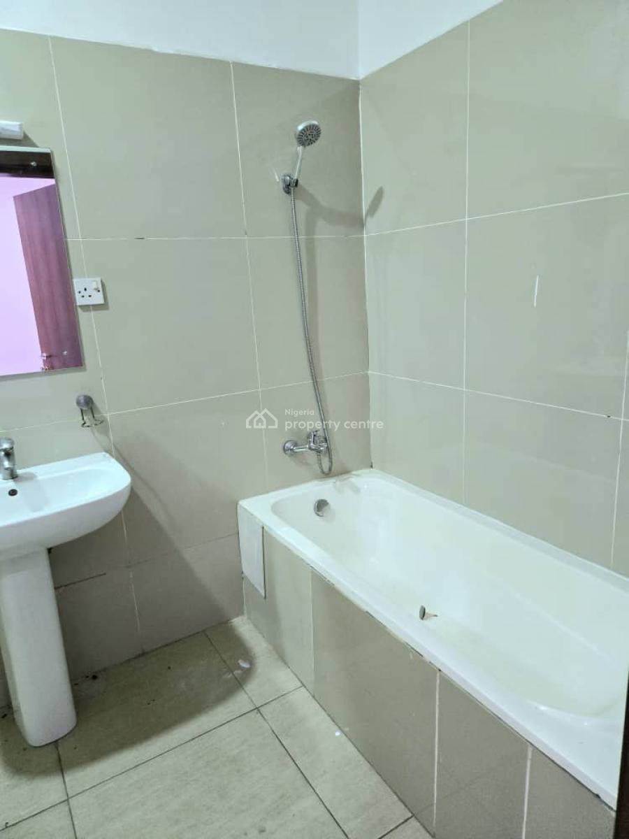 Very Spacious 3-bedroom Apartment, Lekki Phase 1, Lekki, Lagos, Flat / Apartment for Rent