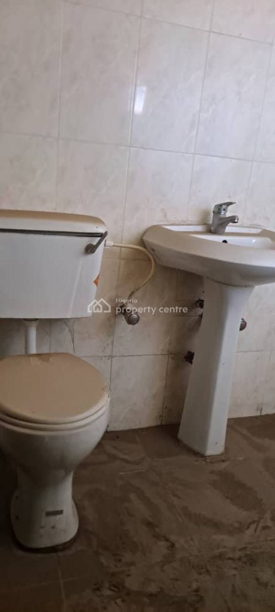 a 3 Bedroom Flat, Lbs Happy Land, Lekki Phase 2, Lekki, Lagos, Flat / Apartment for Rent