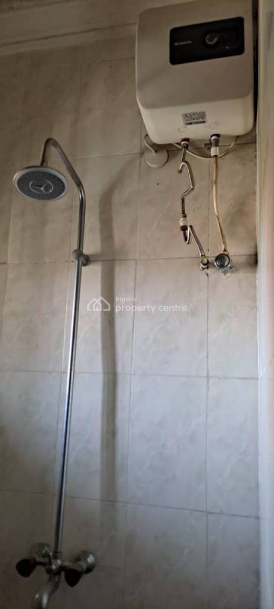 a 3 Bedroom Flat, Lbs Happy Land, Lekki Phase 2, Lekki, Lagos, Flat / Apartment for Rent