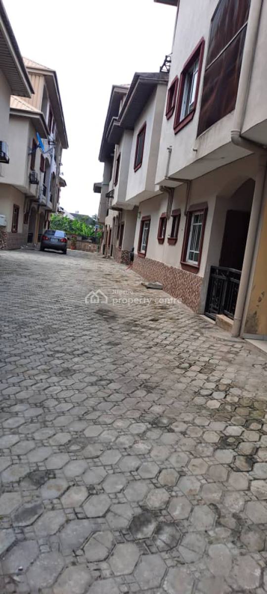 a 3 Bedroom Flat, Lbs Happy Land, Lekki Phase 2, Lekki, Lagos, Flat / Apartment for Rent