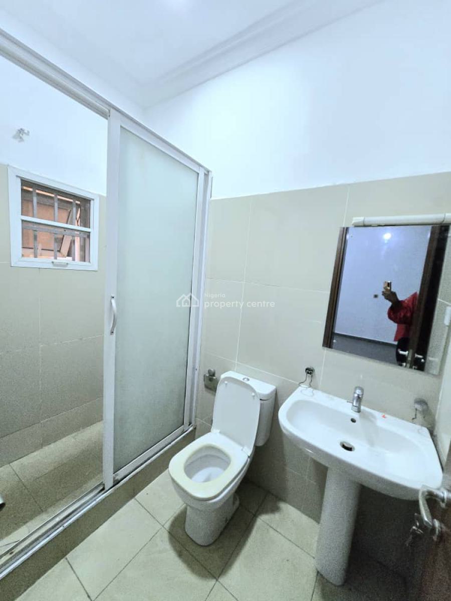 Lovely Spacious 3-bedroom Apartment with Bq, Off Remi Olowude, Lekki Right, Lekki Phase 1, Lekki, Lagos, Flat / Apartment for Rent