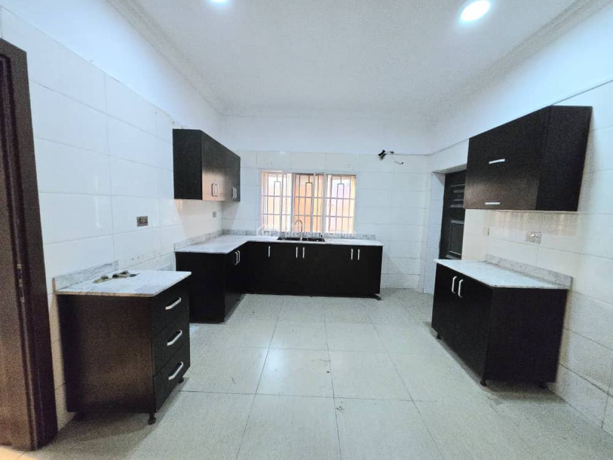 Lovely Spacious 3-bedroom Apartment with Bq, Off Remi Olowude, Lekki Right, Lekki Phase 1, Lekki, Lagos, Flat / Apartment for Rent