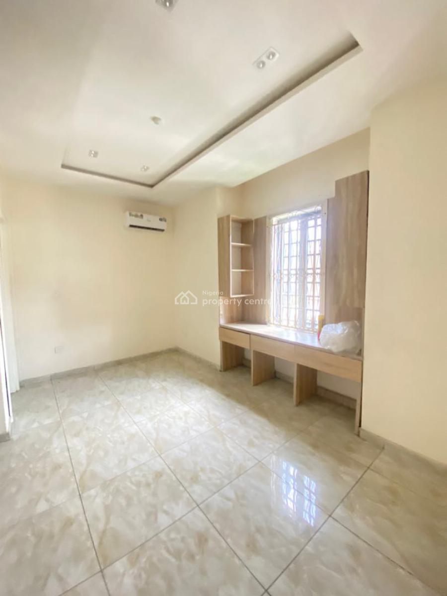 Spacious 4 Terrace Duplex with a Room Bq, Lekki Phase 1, Lekki, Lagos, Terraced Duplex for Rent