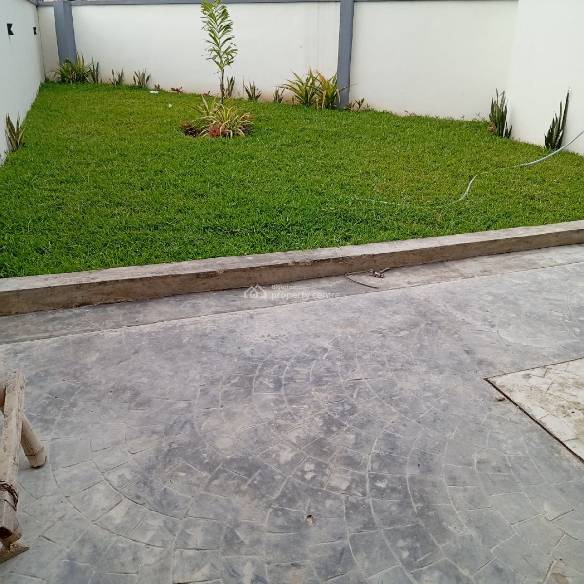 a 4 Bedroom Duplex, Obanikoro, Shomolu, Lagos, House for Sale