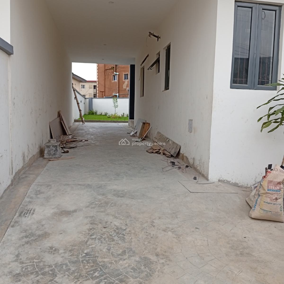a 4 Bedroom Duplex, Obanikoro, Shomolu, Lagos, House for Sale