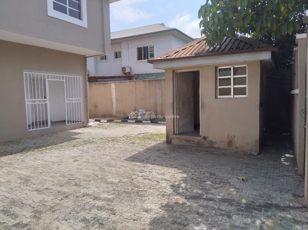 Spacious 4 Bedooms Duplex + 2 Rooms Bq + Anteroom + Laundry Etc, Lekki Phase 1, Lekki, Lagos, Semi-detached Duplex for Rent