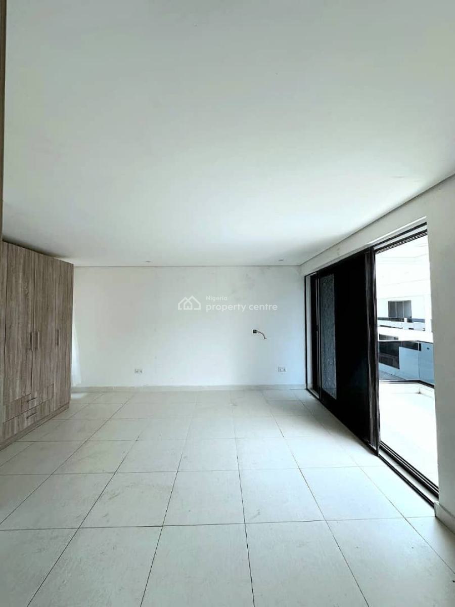 Waterfront Well Maintained 4 Bedroom Terrace with Bq, Lekki Phase 1, Lekki, Lagos, Terraced Duplex for Rent