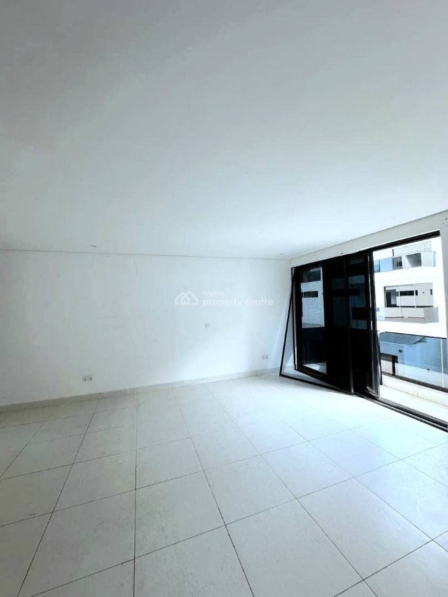 Waterfront Well Maintained 4 Bedroom Terrace with Bq, Lekki Phase 1, Lekki, Lagos, Terraced Duplex for Rent