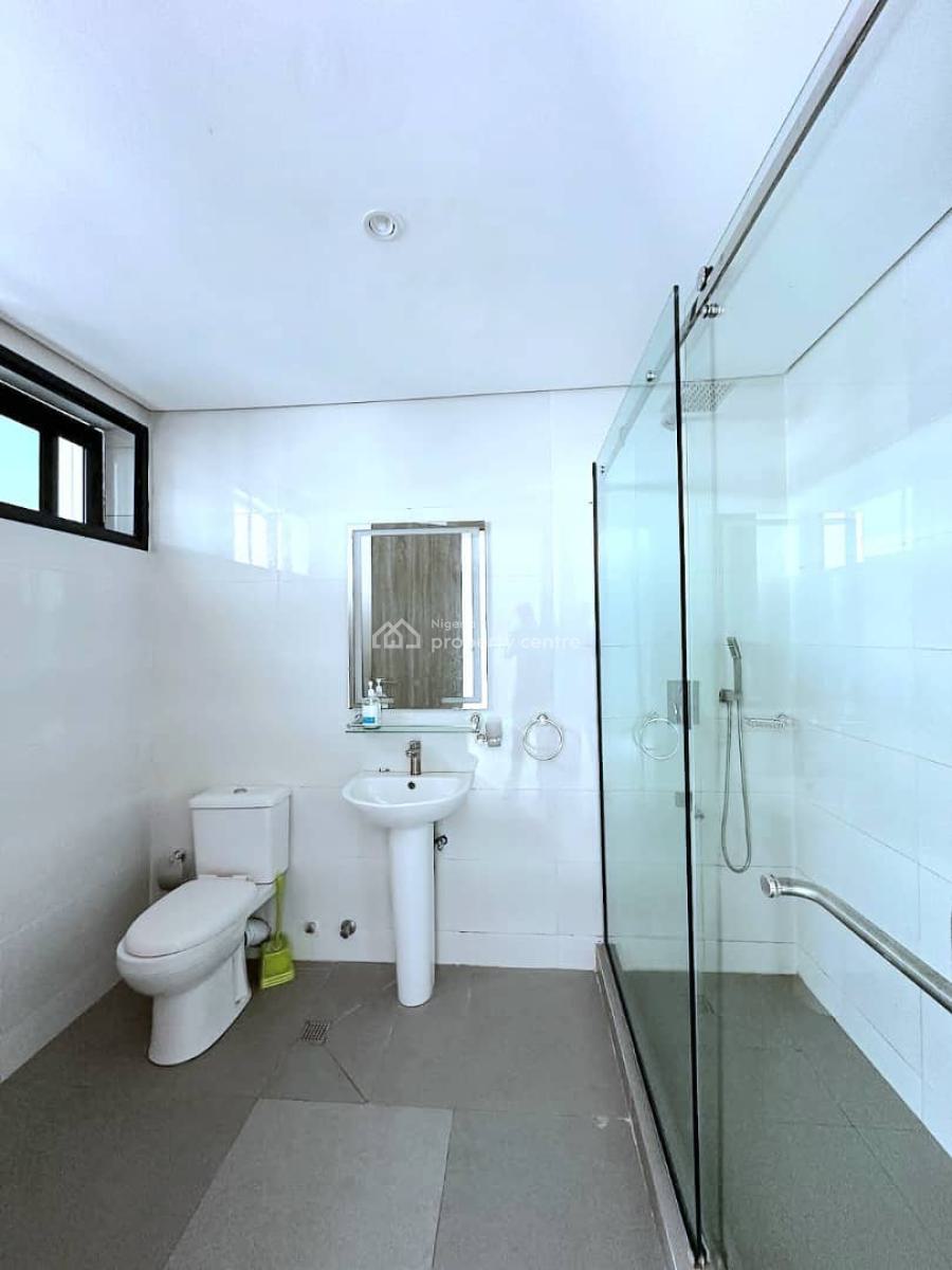 Waterfront Well Maintained 4 Bedroom Terrace with Bq, Lekki Phase 1, Lekki, Lagos, Terraced Duplex for Rent