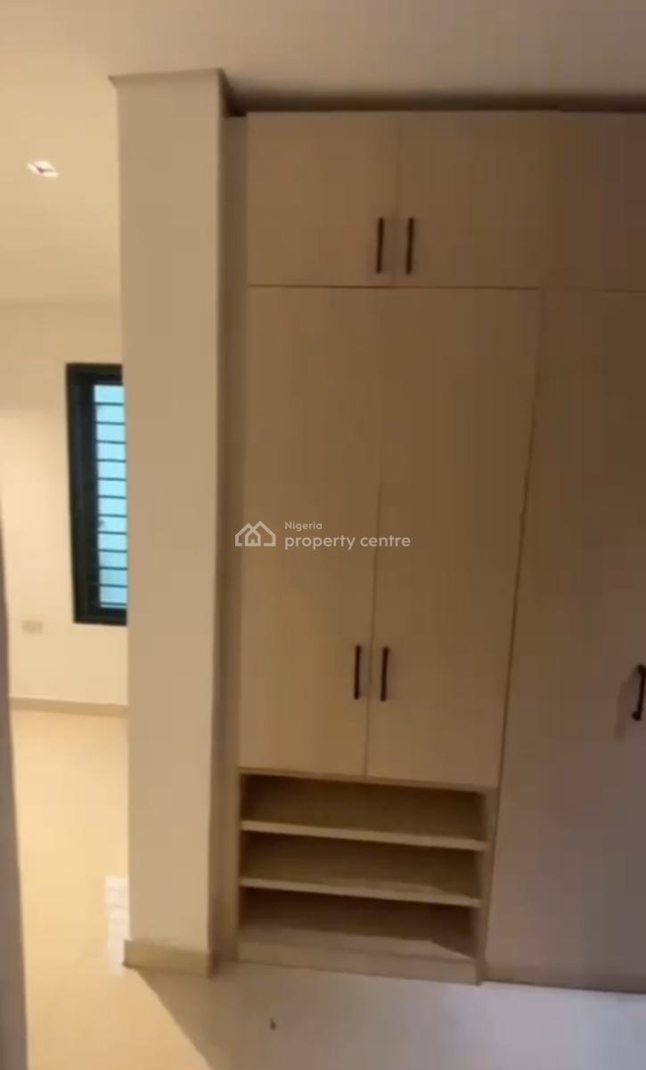 Luxury 3 Bedroom Apartment with Bq, Pool & Gym, Off Queens Drive, Ikoyi, Lagos, Flat / Apartment for Rent
