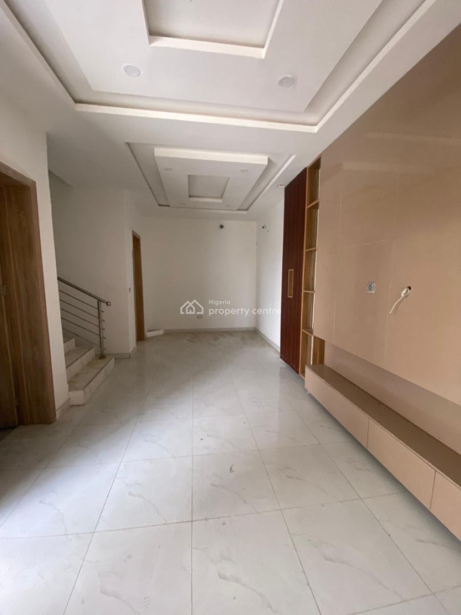 4 Bedrooms Terraced Duplex with a Room Bq, Ikota Gra, Ikota, Lekki, Lagos, Terraced Duplex for Sale