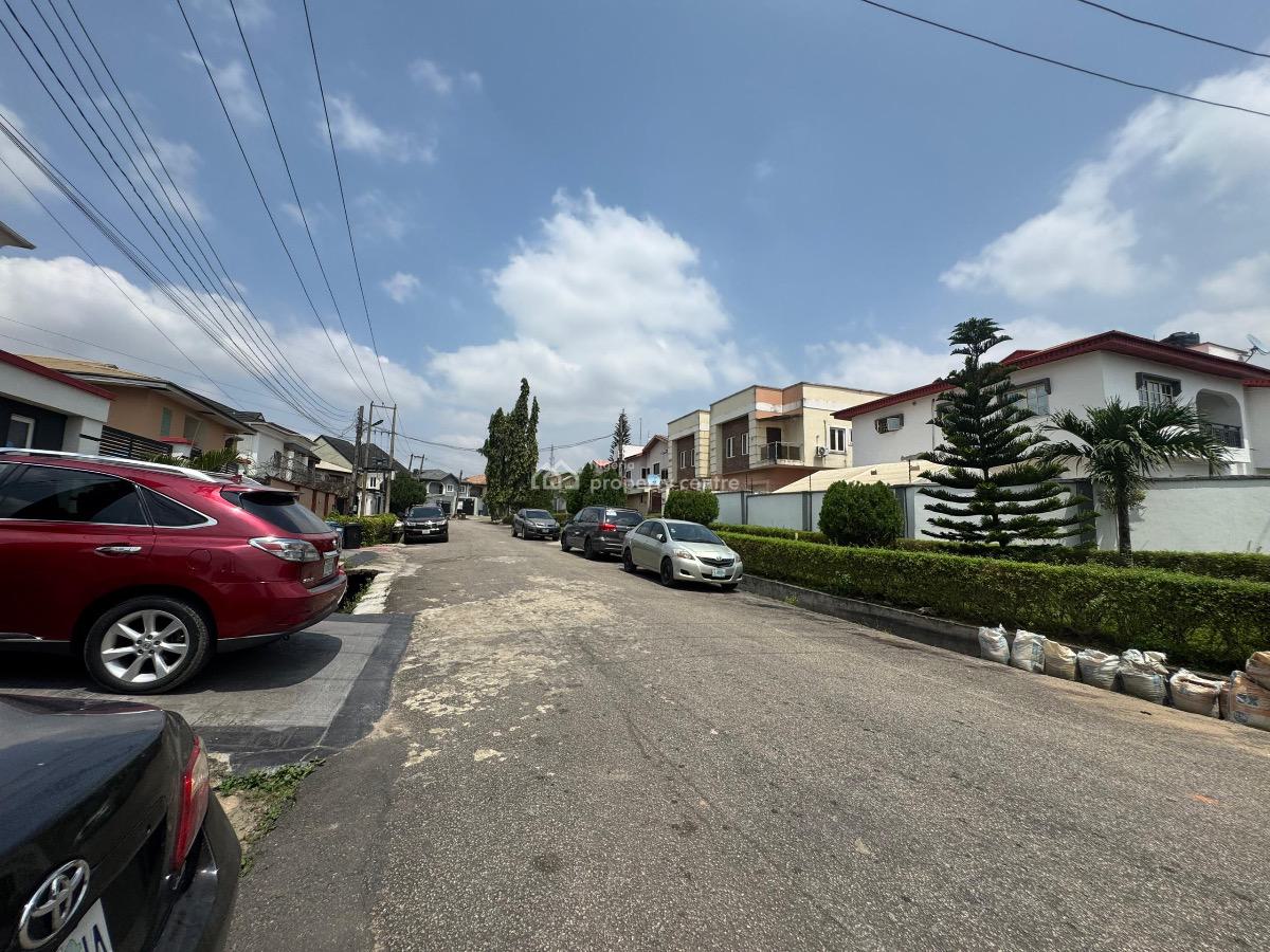 Demolishable House on 784sqm in a Serene and Secured Estate, Gra Phase 1, Magodo, Lagos, House for Sale