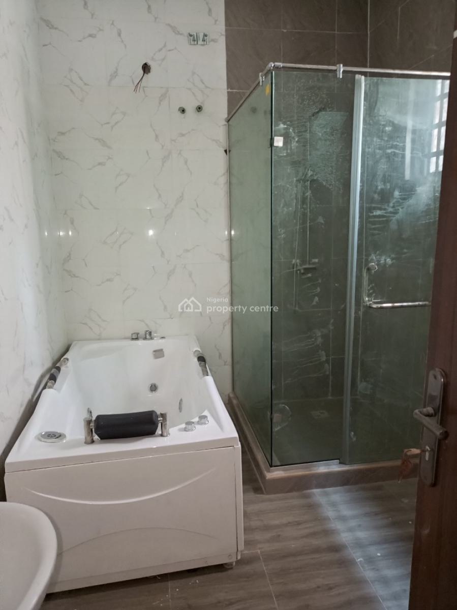 Distress Large 4bedroom Semi Detached with Bq Security House, Ologolo, Lekki, Lagos, Semi-detached Duplex for Sale