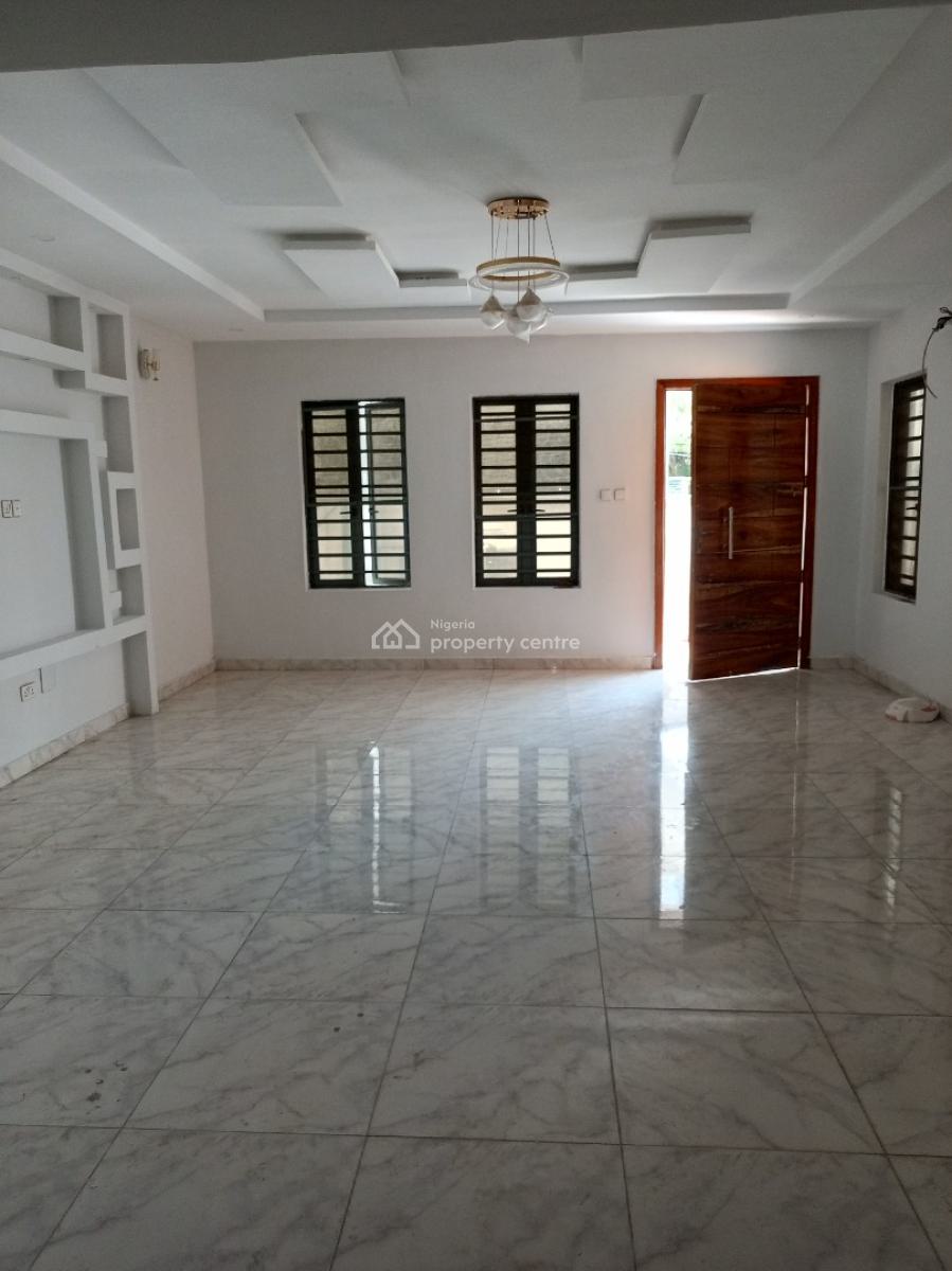 Distress Large 4bedroom Semi Detached with Bq Security House, Ologolo, Lekki, Lagos, Semi-detached Duplex for Sale