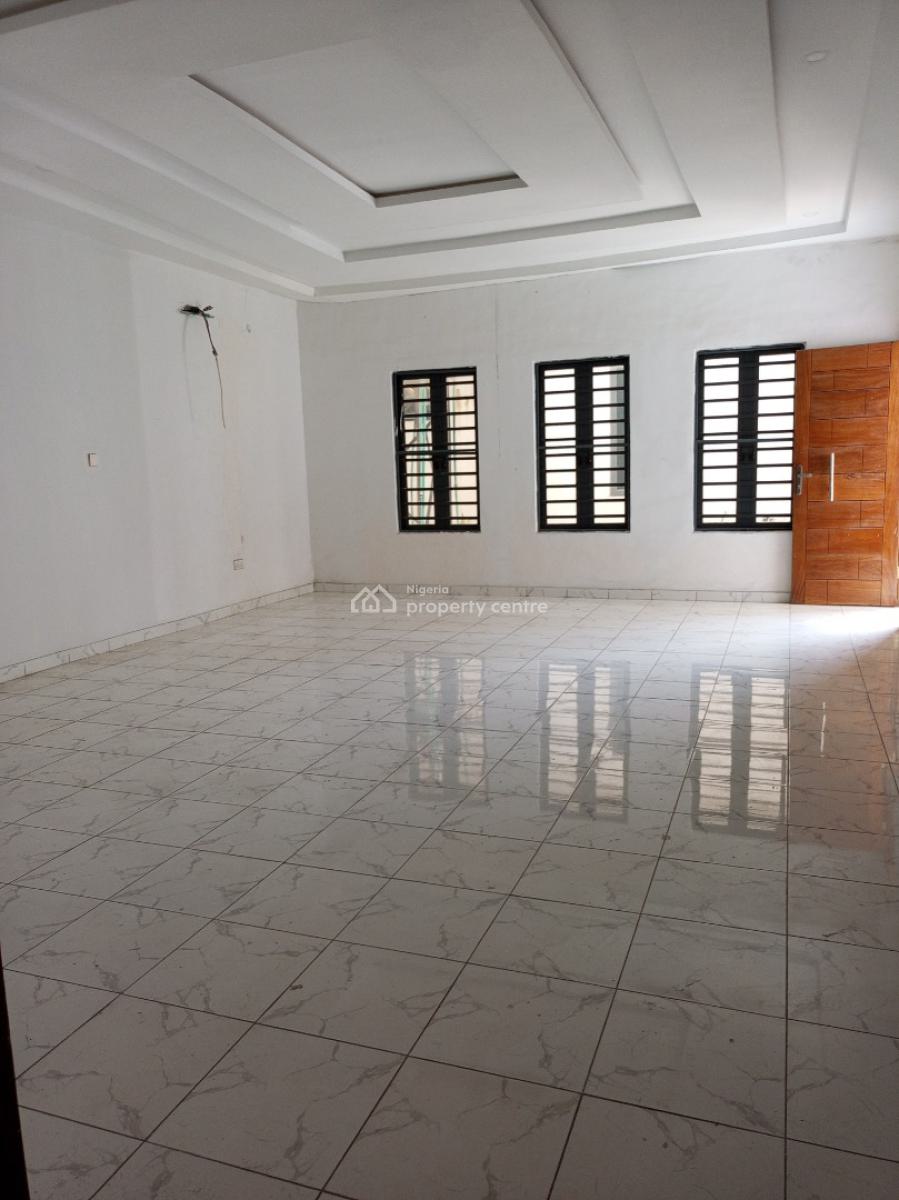 Distress Large 4bedroom Semi Detached with Bq Security House, Ologolo, Lekki, Lagos, Semi-detached Duplex for Sale