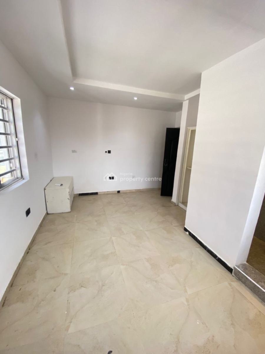 2 Bedrooms Luxury Apartment, Admiralty Way, Lekki Phase 1, Lekki, Lagos, Flat / Apartment for Rent