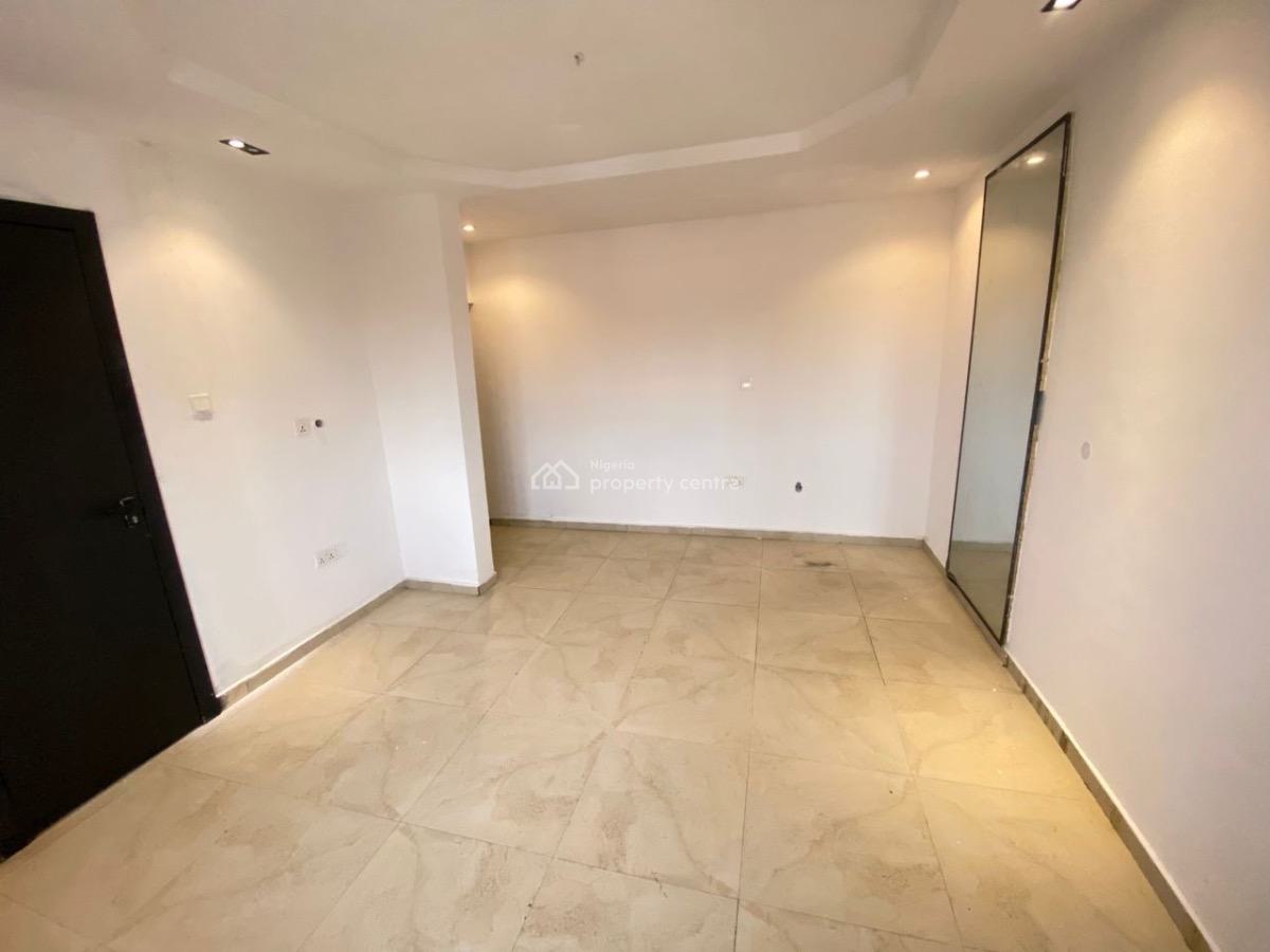 2 Bedrooms Luxury Apartment, Admiralty Way, Lekki Phase 1, Lekki, Lagos, Flat / Apartment for Rent
