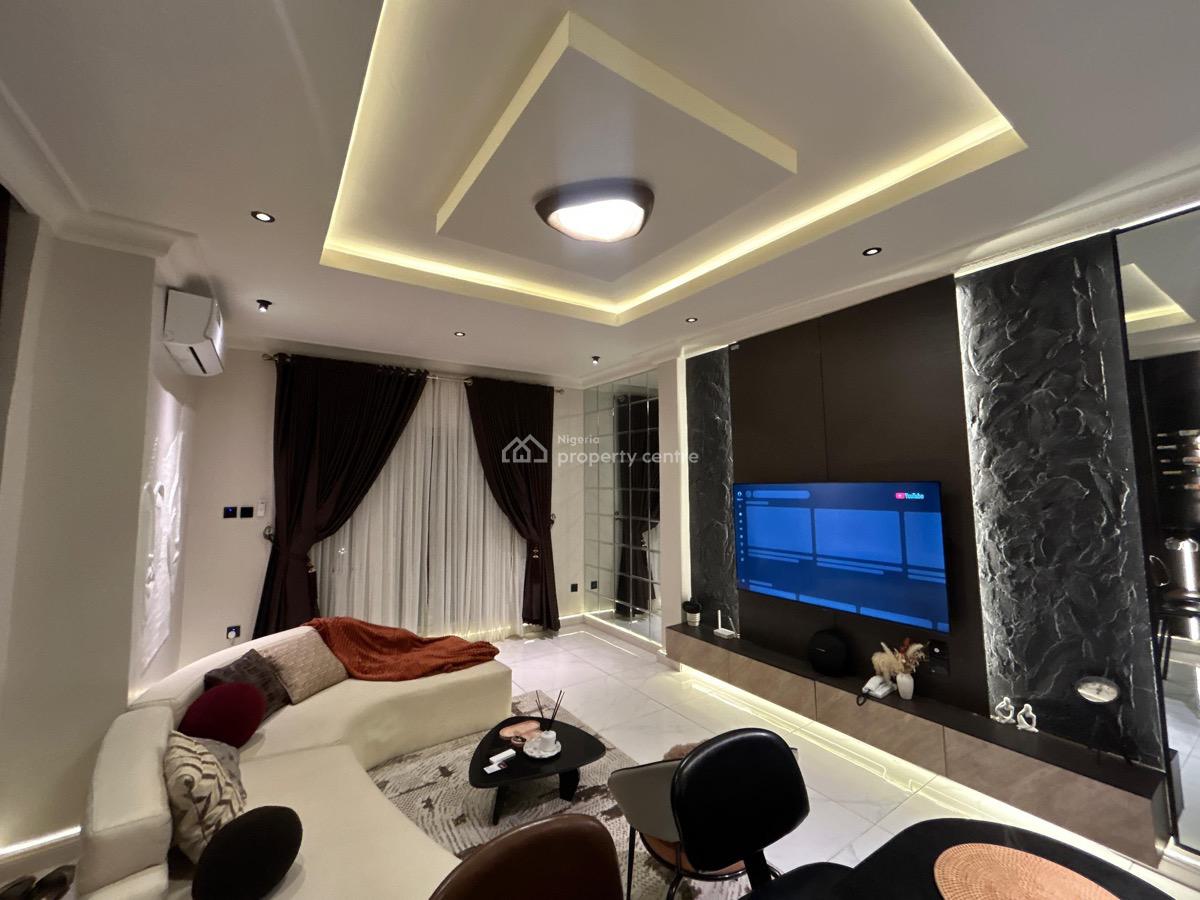 Luxury One Bedroom Water View with Pool and Rooftop Lounge, Admiralty Way, Lekki, Lagos, Mini Flat (room and Parlour) Short Let