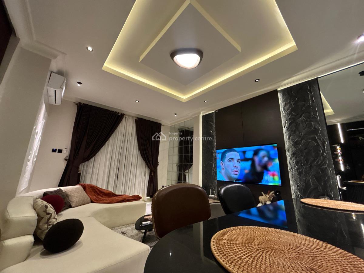 Luxury One Bedroom Water View with Pool and Rooftop Lounge, Admiralty Way, Lekki, Lagos, Mini Flat (room and Parlour) Short Let