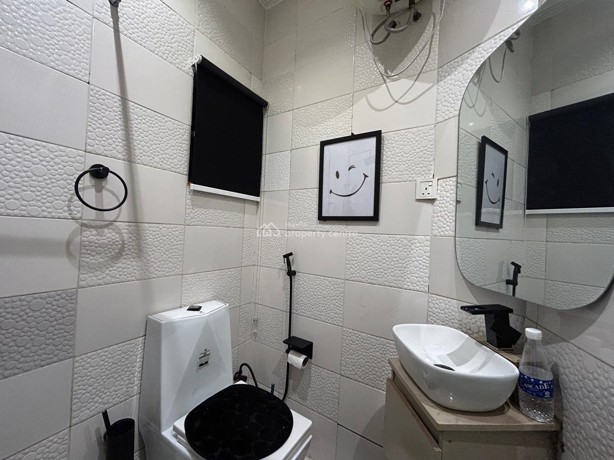 Luxury One Bedroom Water View with Pool and Rooftop Lounge, Admiralty Way, Lekki, Lagos, Mini Flat (room and Parlour) Short Let