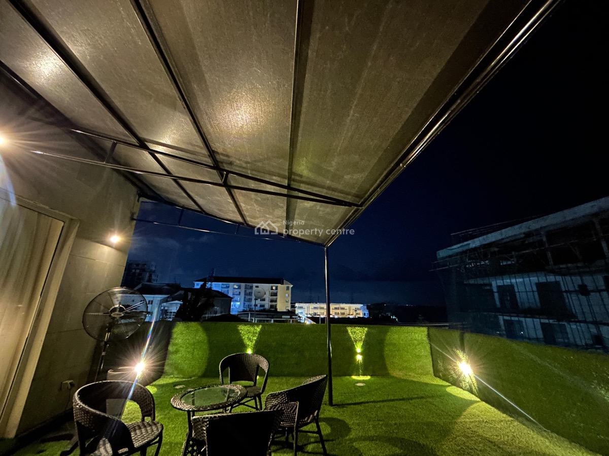 Luxury One Bedroom Water View with Pool and Rooftop Lounge, Admiralty Way, Lekki, Lagos, Mini Flat (room and Parlour) Short Let