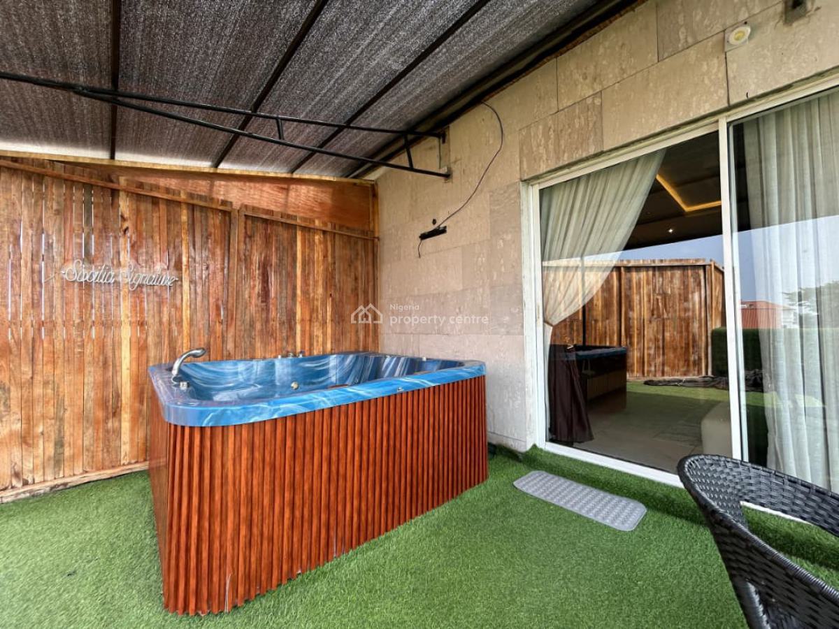 Luxury One Bedroom Water View with Pool and Rooftop Lounge, Admiralty Way, Lekki, Lagos, Mini Flat (room and Parlour) Short Let