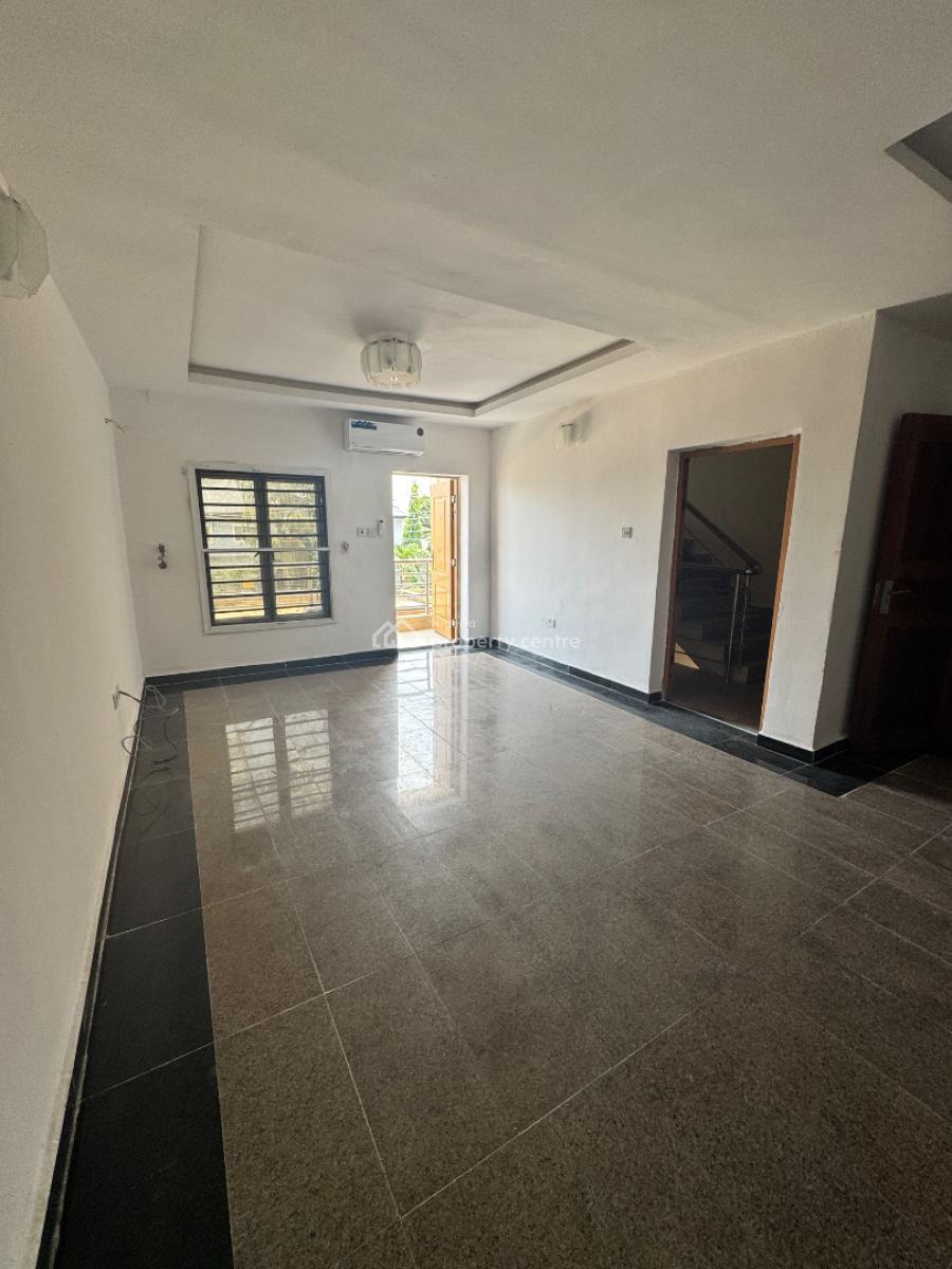 Beautiful 3 Bed Apartment with Bq, Lekki Phase 1, Lekki, Lagos, Flat / Apartment for Rent