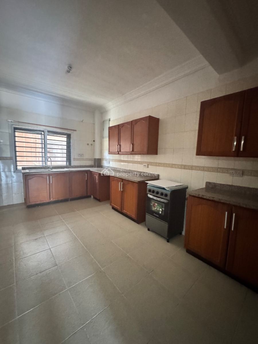 Beautiful 3 Bed Apartment with Bq, Lekki Phase 1, Lekki, Lagos, Flat / Apartment for Rent
