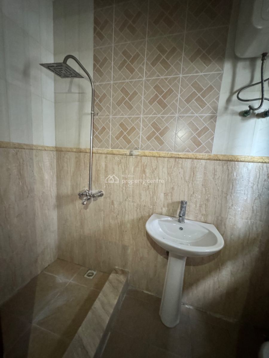 Beautiful 3 Bed Apartment with Bq, Lekki Phase 1, Lekki, Lagos, Flat / Apartment for Rent