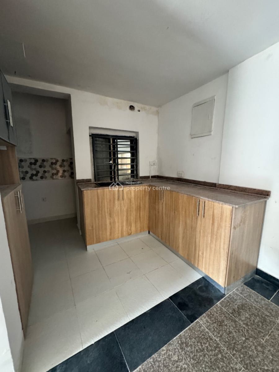 Neat 2 Bedroom Apartment with Bq, Lekki Phase 1, Lekki, Lagos, Flat / Apartment for Rent