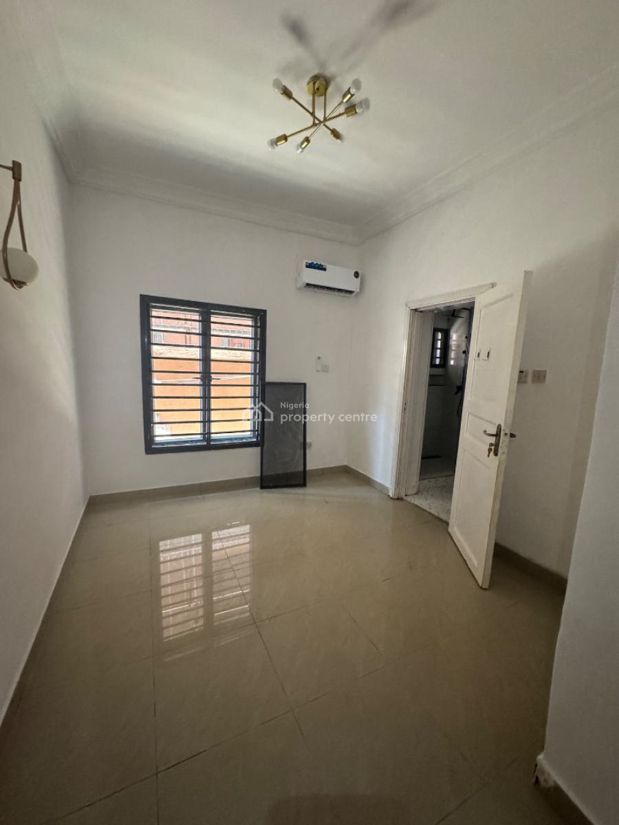 Neat 2 Bedroom Apartment with Bq, Lekki Phase 1, Lekki, Lagos, Flat / Apartment for Rent