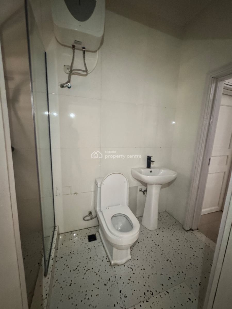 Neat 2 Bedroom Apartment with Bq, Lekki Phase 1, Lekki, Lagos, Flat / Apartment for Rent