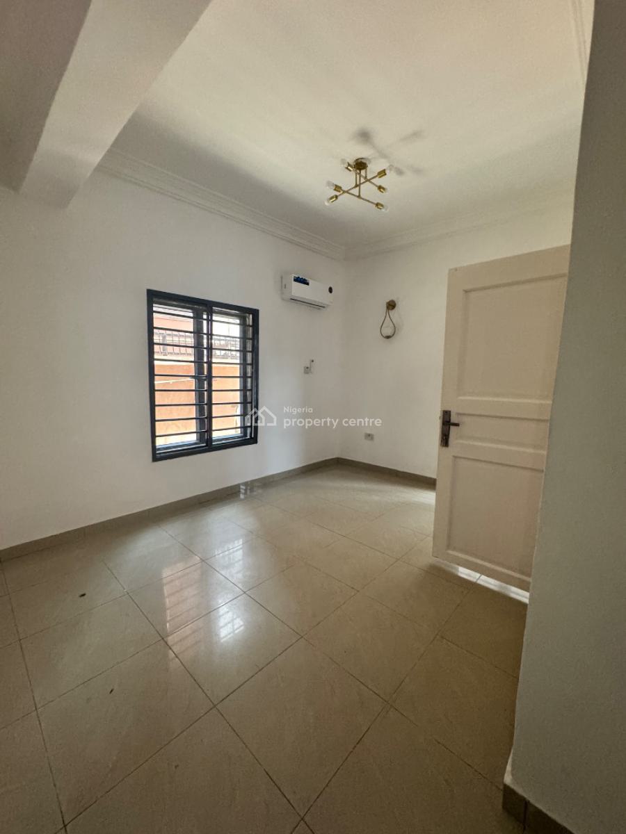 Neat 2 Bedroom Apartment with Bq, Lekki Phase 1, Lekki, Lagos, Flat / Apartment for Rent