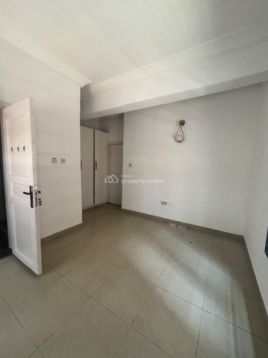 Neat 2 Bedroom Apartment with Bq, Lekki Phase 1, Lekki, Lagos, Flat / Apartment for Rent