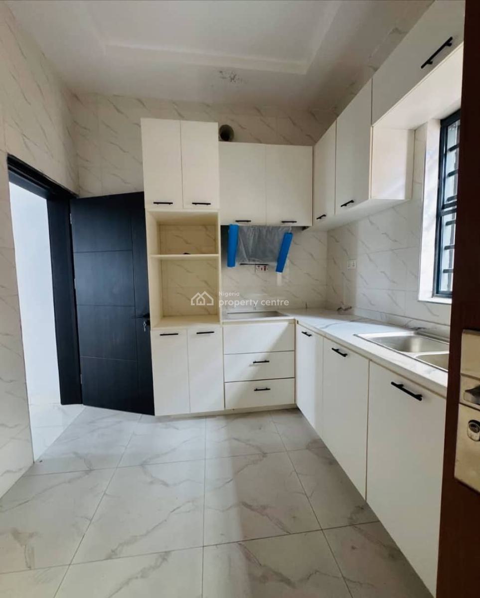 Exquisitely Built 3 Bedroom Apartment in Gated Environment, Surulere, Lagos, Flat / Apartment for Sale