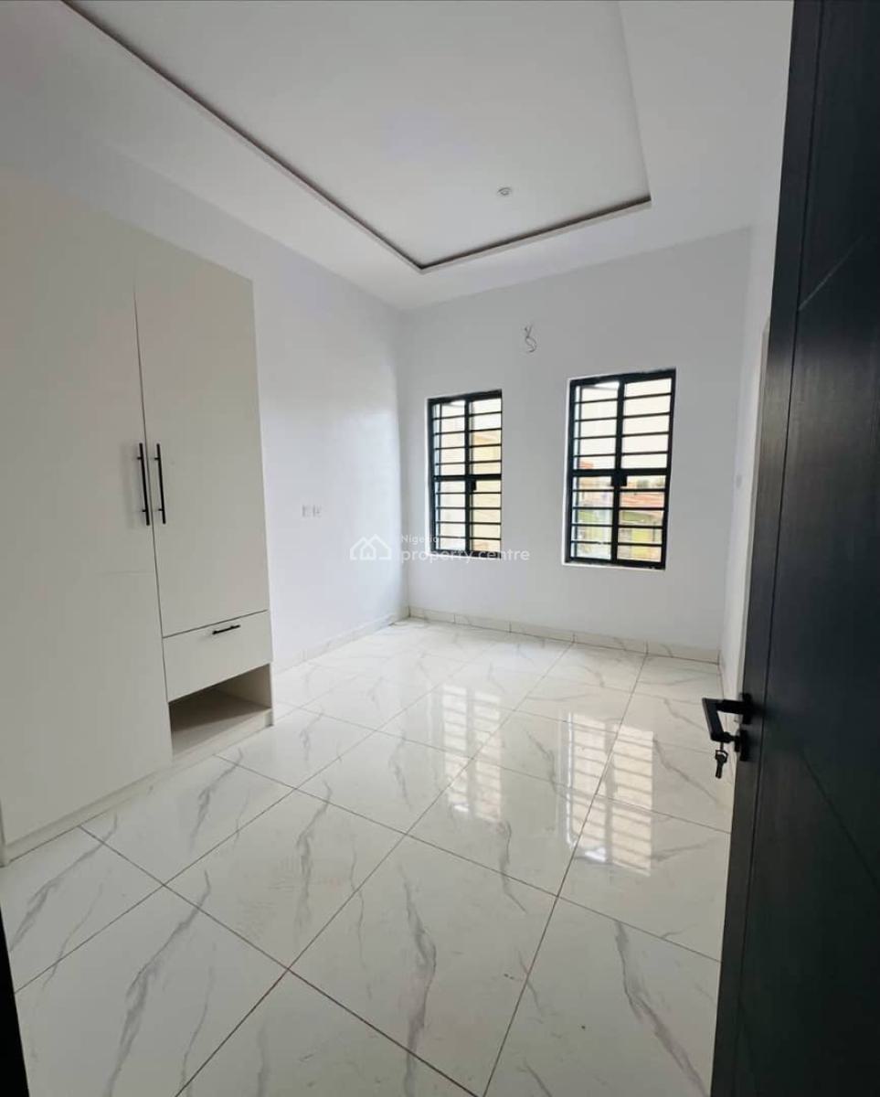 Exquisitely Built 3 Bedroom Apartment in Gated Environment, Surulere, Lagos, Flat / Apartment for Sale