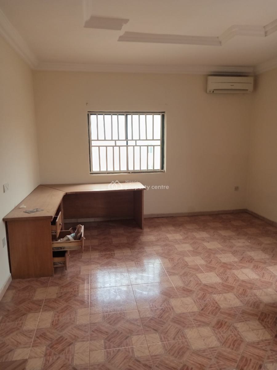a Very Good Serviced & Spacious 3 Bedroom Flat, Wuse 2, Abuja, Flat / Apartment for Rent