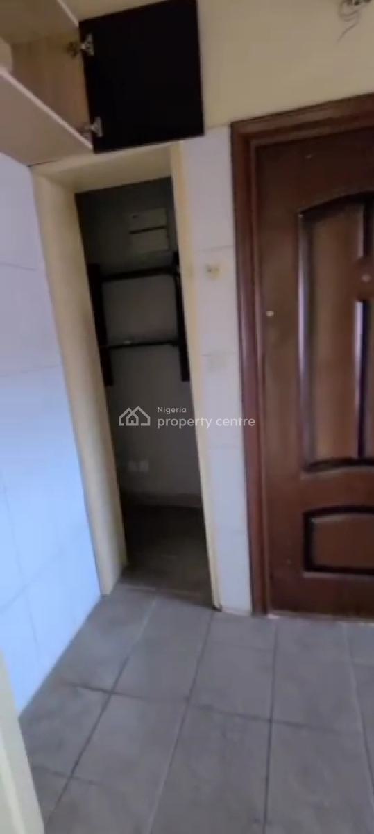 Specious & Standard 3-bedroom Flat, Alagomeji, Yaba, Lagos, Flat / Apartment for Rent