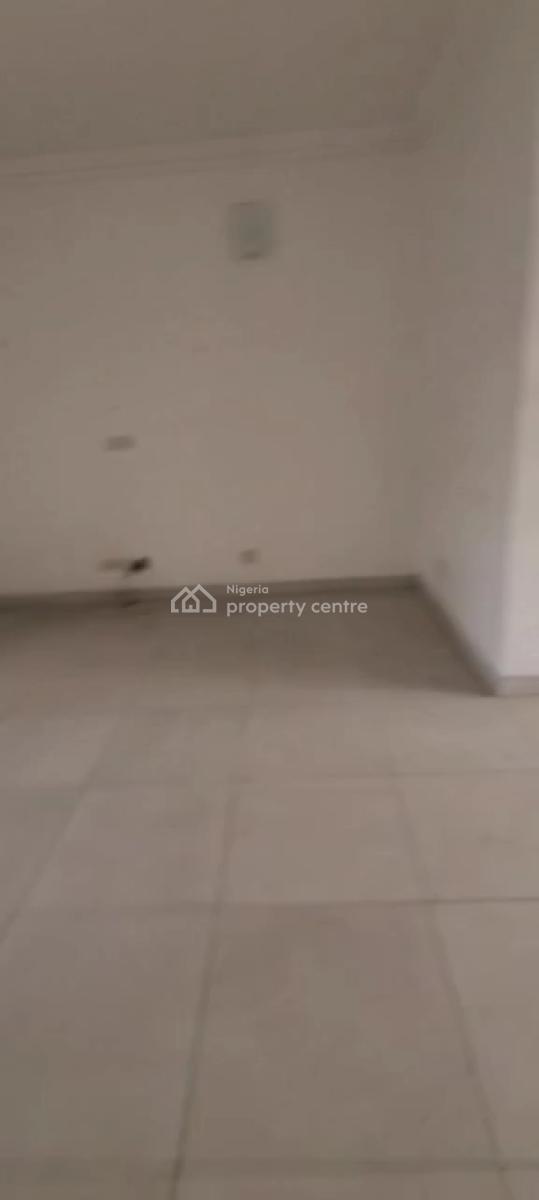 Specious & Standard 3-bedroom Flat, Alagomeji, Yaba, Lagos, Flat / Apartment for Rent
