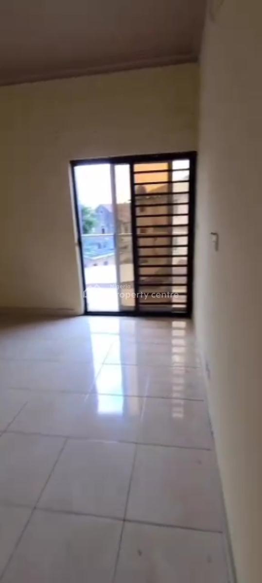 Specious & Standard 3-bedroom Flat, Alagomeji, Yaba, Lagos, Flat / Apartment for Rent